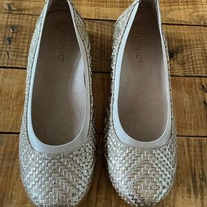 Vionic Gold Woven Flats
